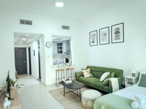 Luxury Studio - Discovery Gardens, 10 minutes drive to Marina